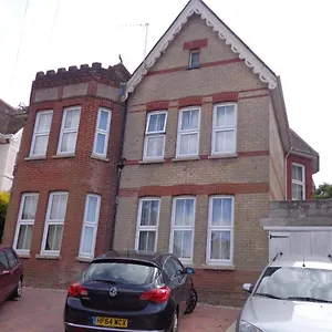 Apartment Great Location - Spacious 2 Bed With Off Road Parking., Bournemouth