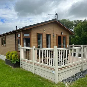  Lodge Kingfisher With Hot Tub United Kingdom