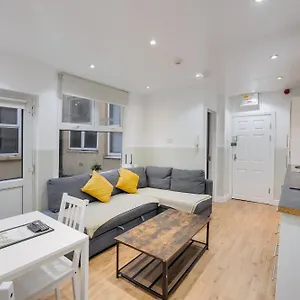  Apartment 2 Bedroom For Up To 6 Nr Centre United Kingdom